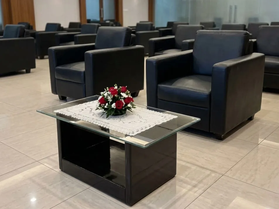 Sewa Meja VIP Hitam Jakarta